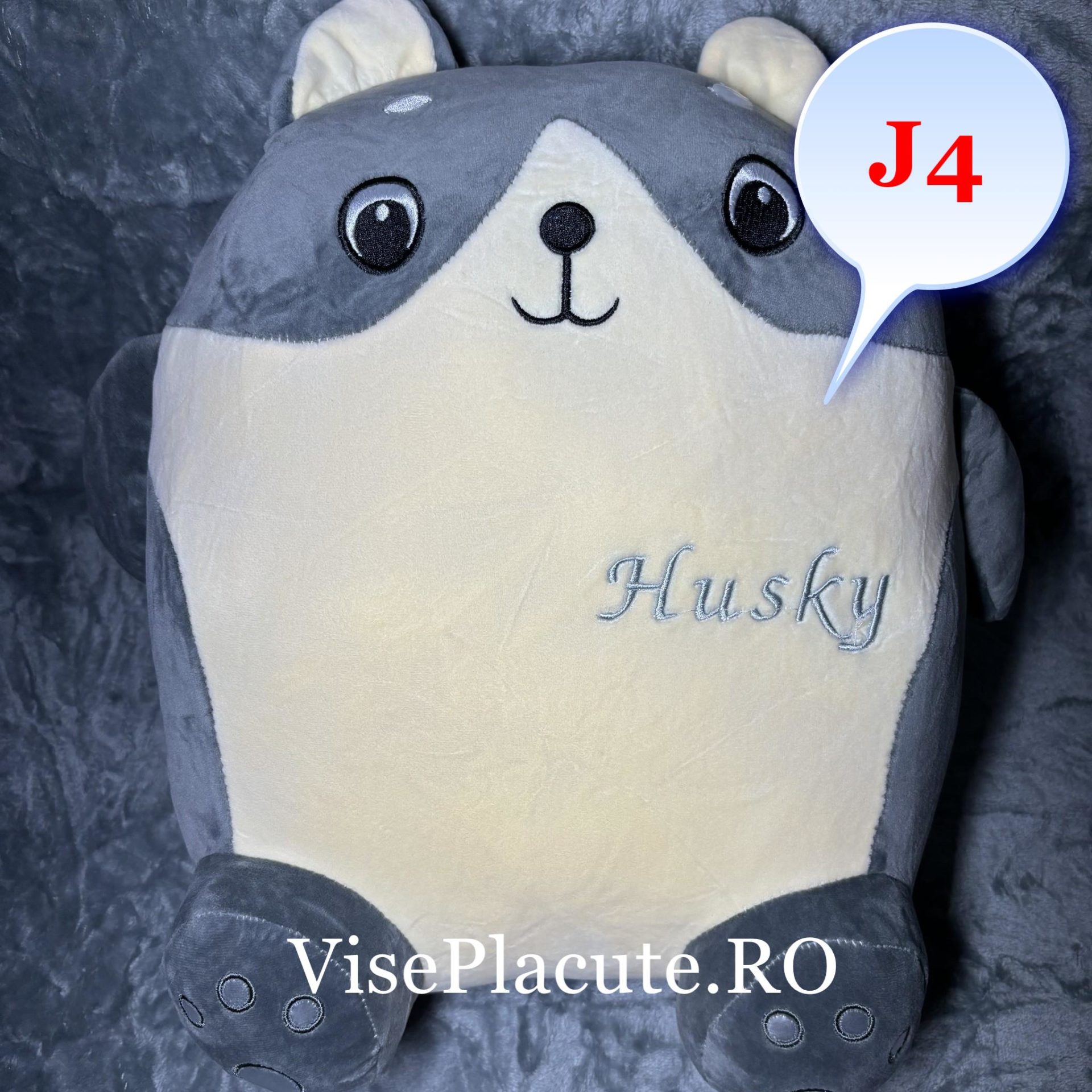 Perna Decorativa + Patura Cocolino Bucură-te de Confortul Absolut cu Setul Patură Cocolino și Pernă Decorativă! Creează o oază de confort și stil în propria ta casă cu noul nostru Set Patură Cocolino și Pernă Decorativă. Vise Placute îți aduce o experiență unică de relaxare, combinând rafinamentul estetic cu o atingere de căldură și confort.