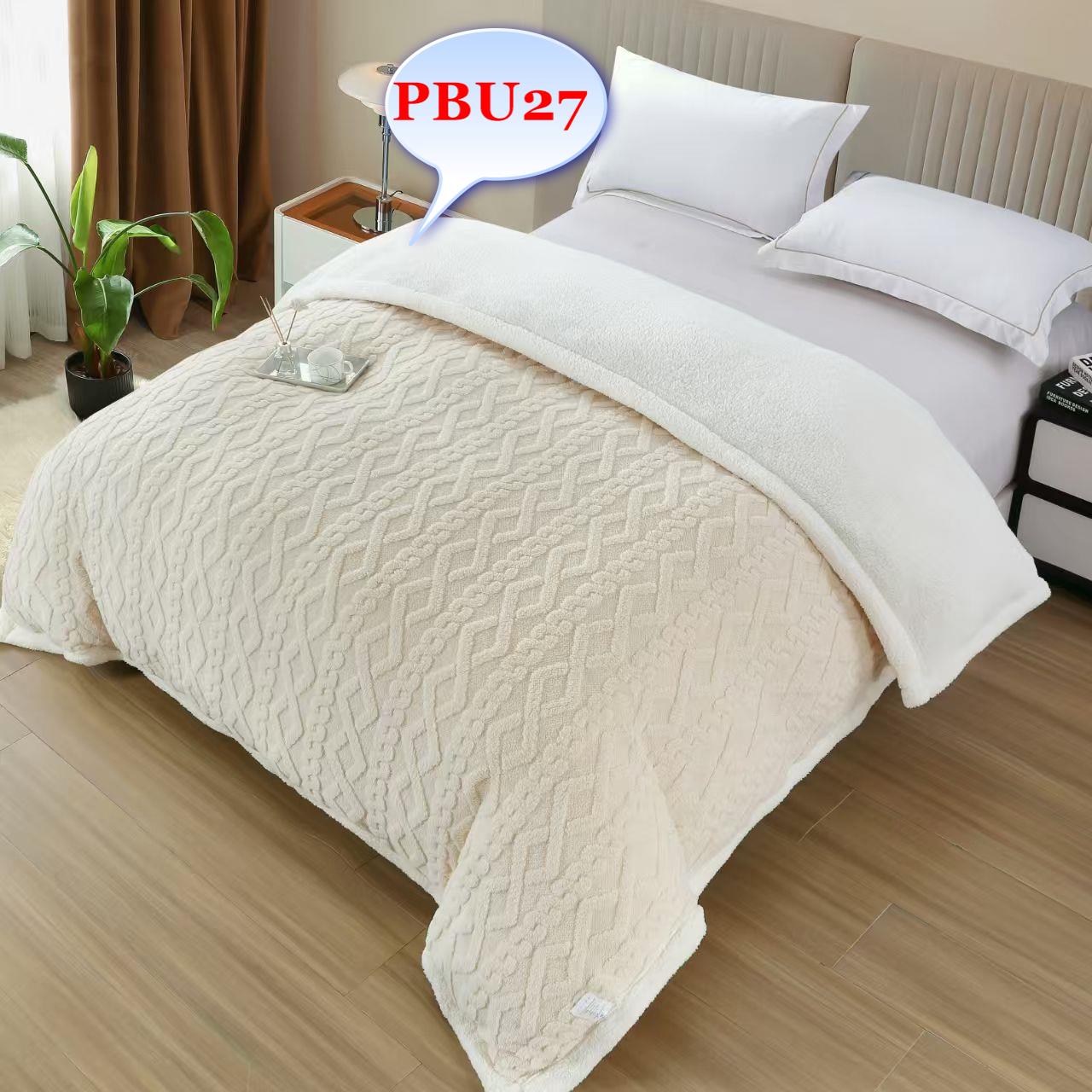 Păturile COCOLINO sunt confectionate din microfibră, este foarte uşoară, moale şi căldurosă, se întreţine foarte simplu, se spală şi se usucă foarte repede, preferată iarna, potrivită pentru tot timpul anului