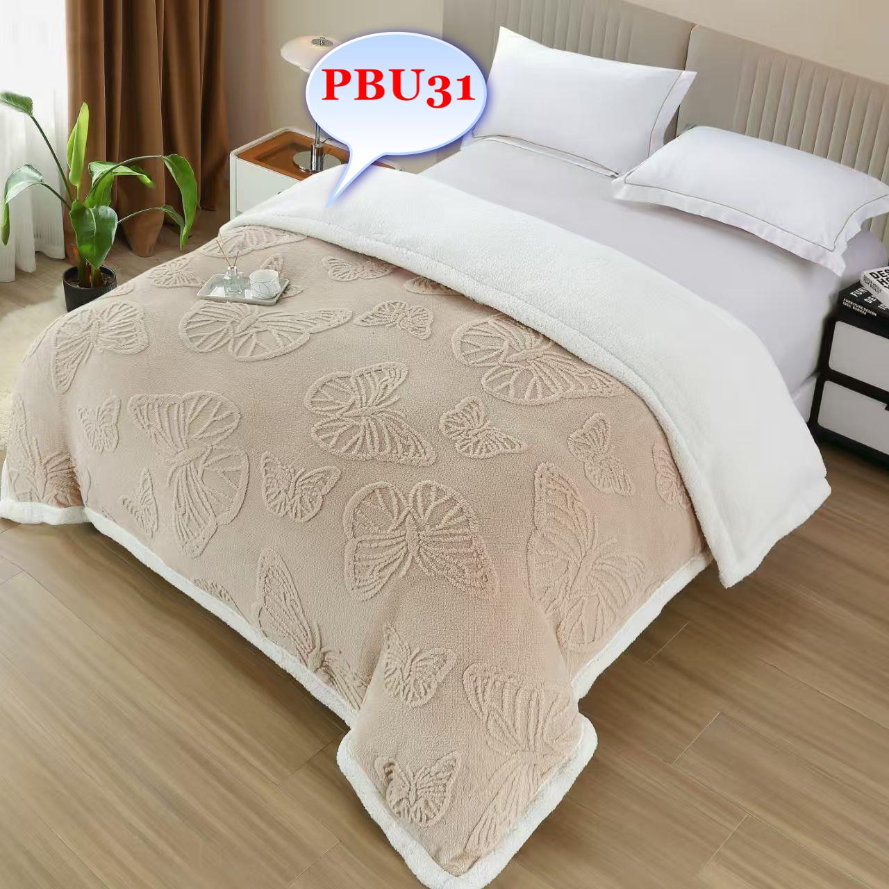 Păturile COCOLINO sunt confectionate din microfibră, este foarte uşoară, moale şi căldurosă, se întreţine foarte simplu, se spală şi se usucă foarte repede, preferată iarna, potrivită pentru tot timpul anului