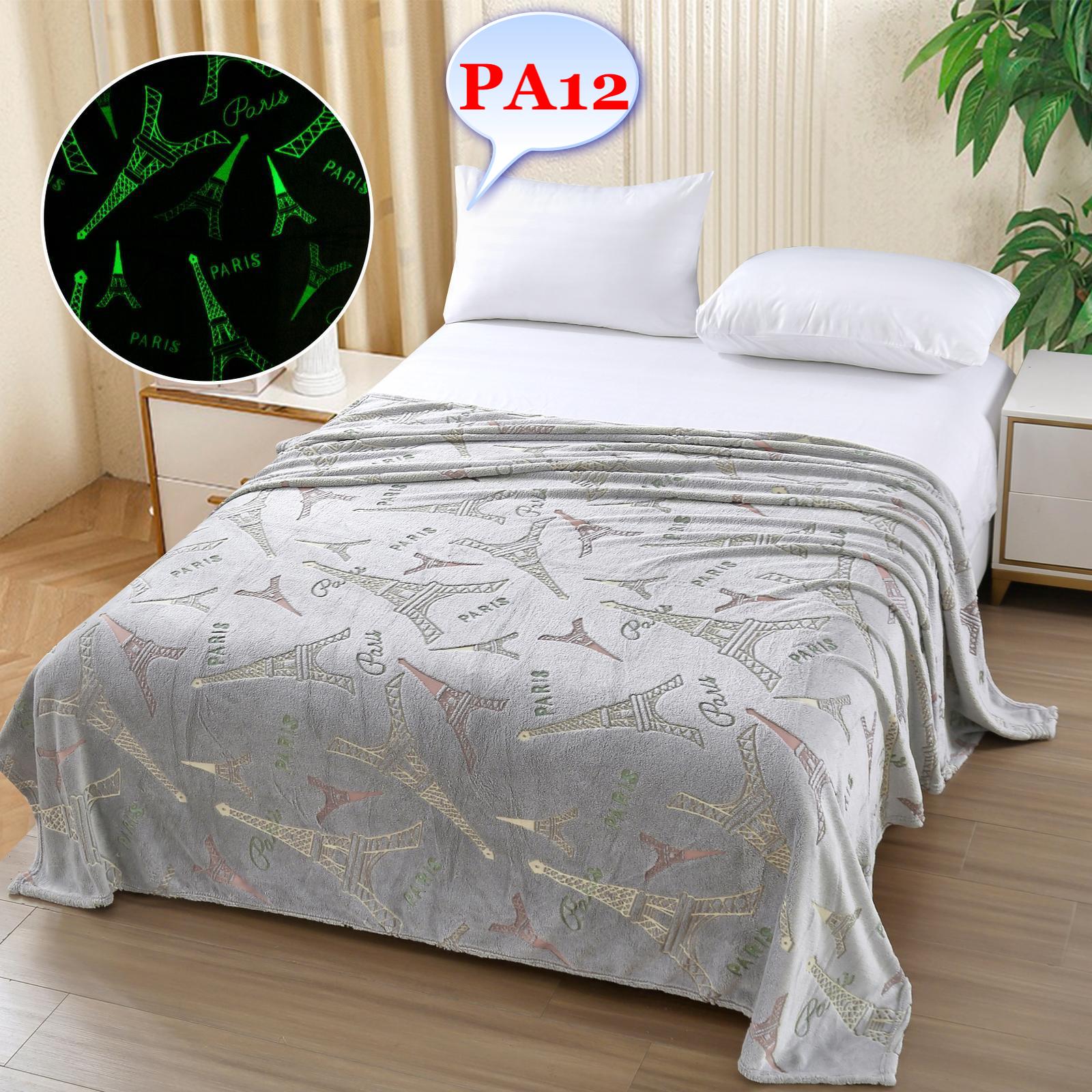 Pătura pufoasă COCOLINO Intra într-o lume de rafinament și confort cu pătura pufoasă COCOLINO, o bijuterie a simplității și eleganței pentru casa ta. Fabricată cu grijă din cele mai fine materiale, această pătură nu doar te încălzește, ci redefinește experiența ta de relaxare.