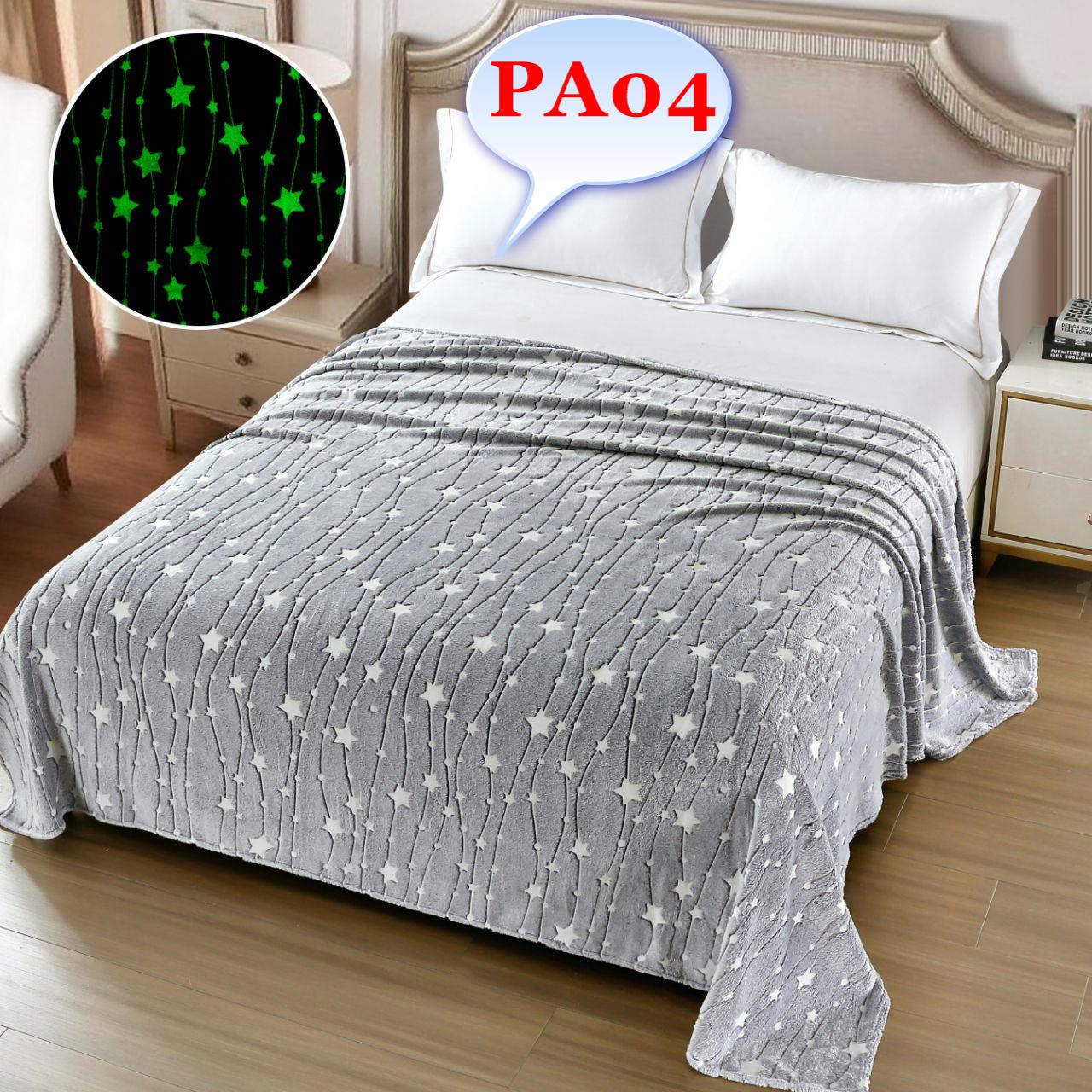 Pătura pufoasă COCOLINO Intra într-o lume de rafinament și confort cu pătura pufoasă COCOLINO, o bijuterie a simplității și eleganței pentru casa ta. Fabricată cu grijă din cele mai fine materiale, această pătură nu doar te încălzește, ci redefinește experiența ta de relaxare.