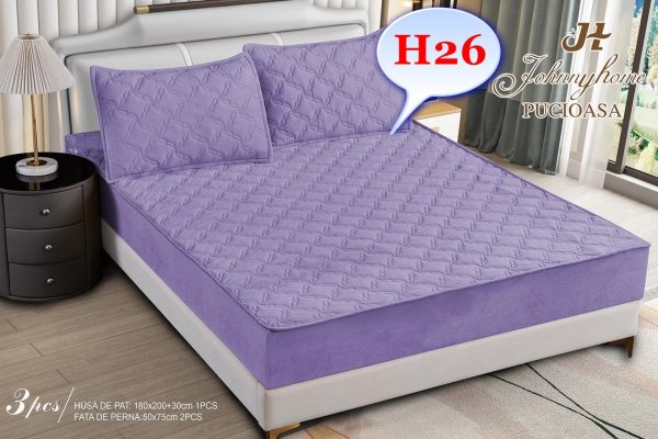 Husa de pat: 160x200+30 cm – Acest model se potrivește perfect pe saltelele de dimensiune standard 160x200 cm și adaugă 30 cm suplimentari pentru un aspect perfect aranjat. 2 fețe de pernă: 50x75 cm – Aceste fețe de pernă sunt ideale pentru a completa setul și pentru a adăuga un plus de confort în dormitorul tău.